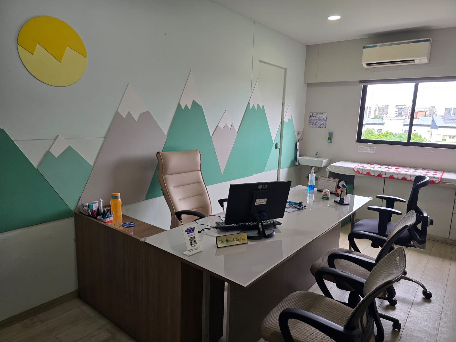 Pediatric consultation room