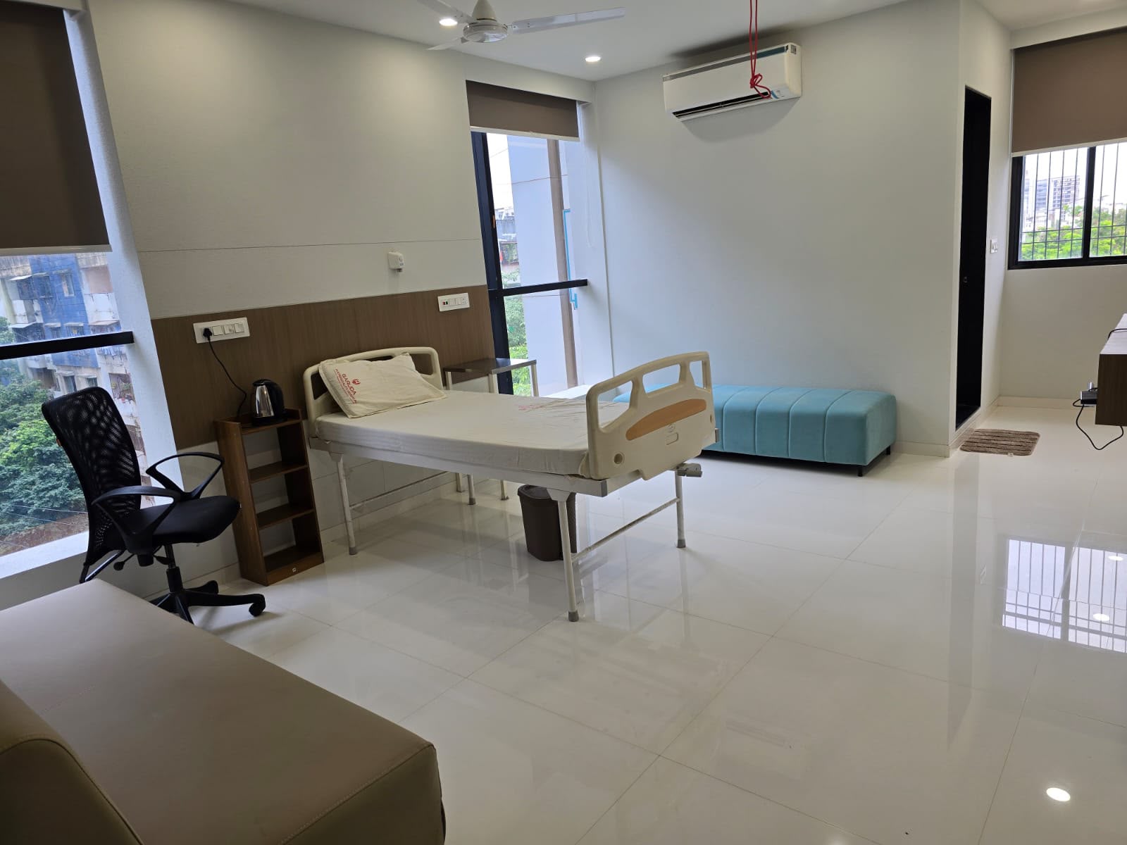 Suite patient room